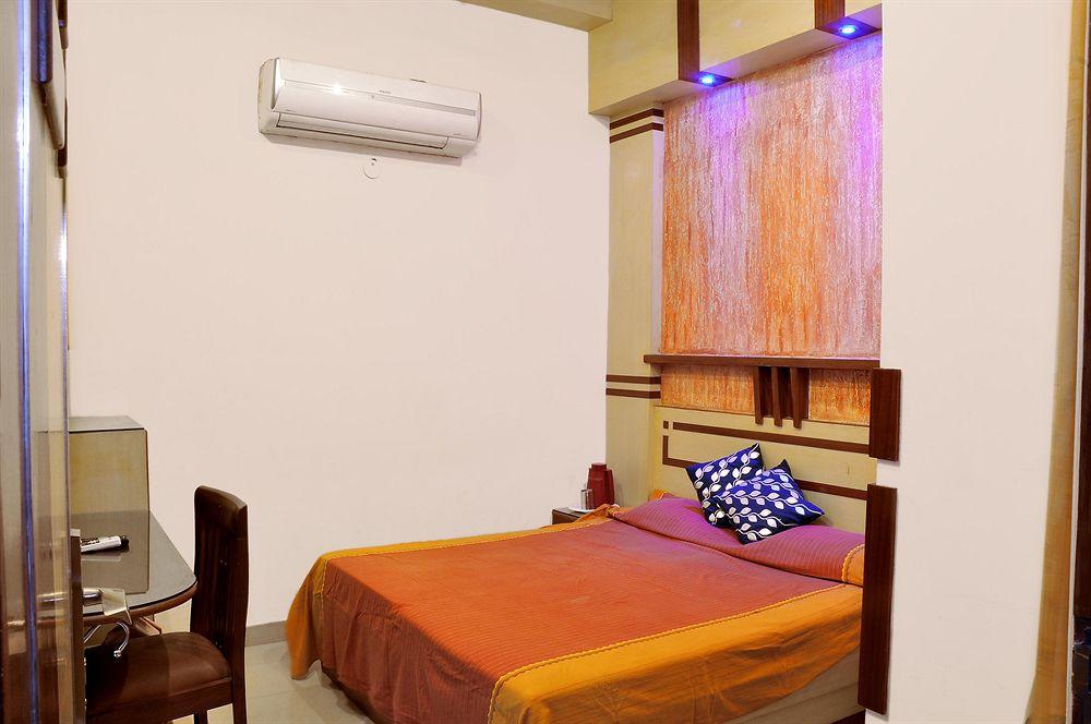 ניו דלהי Oyo 3472 Hotel Rama Inn מראה חיצוני תמונה