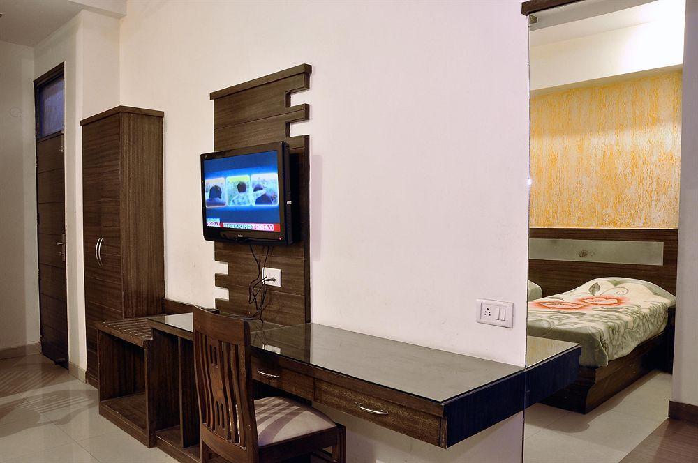 ניו דלהי Oyo 3472 Hotel Rama Inn מראה חיצוני תמונה