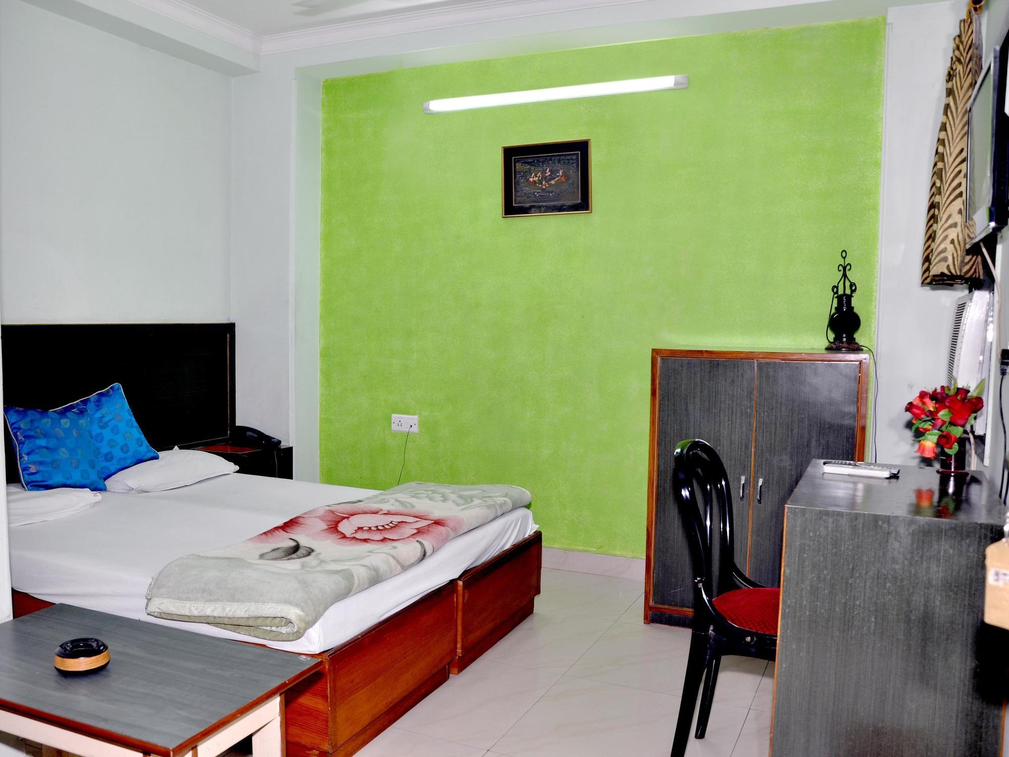 ניו דלהי Oyo 3472 Hotel Rama Inn מראה חיצוני תמונה