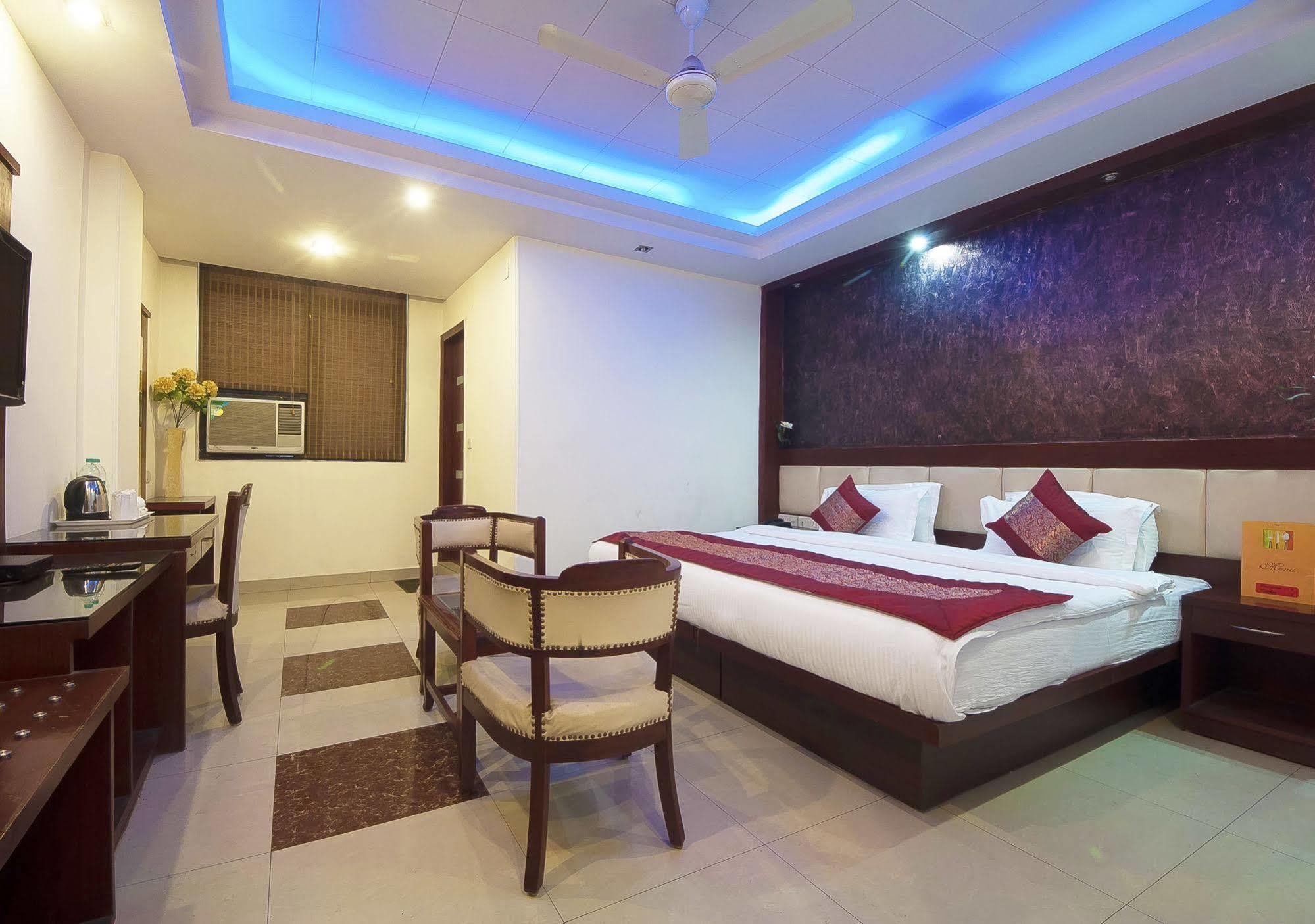 ניו דלהי Oyo 3472 Hotel Rama Inn מראה חיצוני תמונה