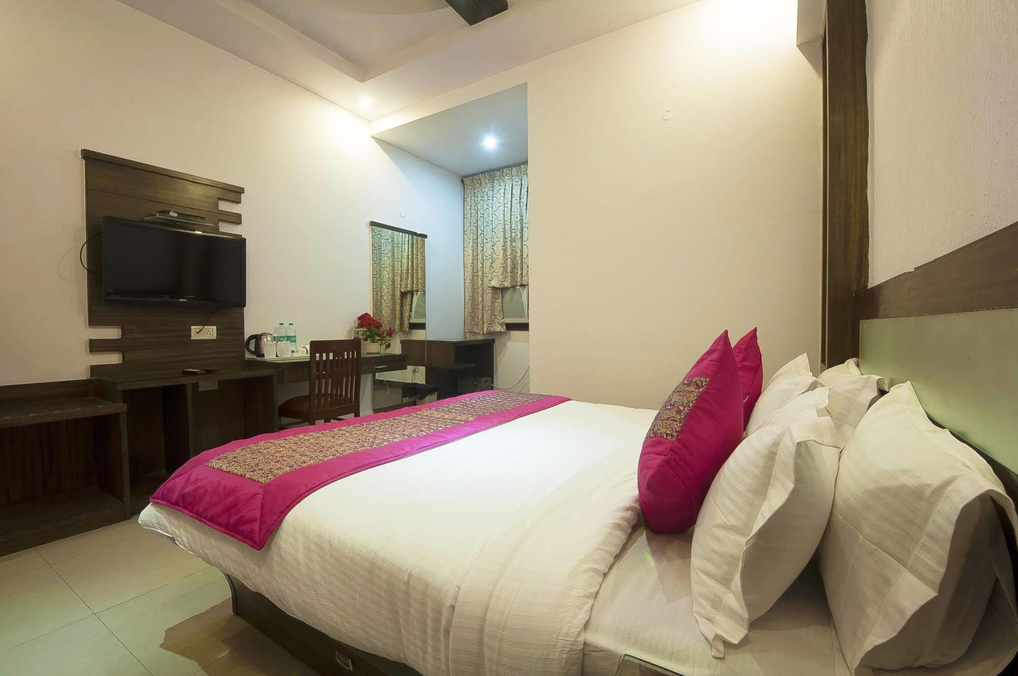 ניו דלהי Oyo 3472 Hotel Rama Inn מראה חיצוני תמונה