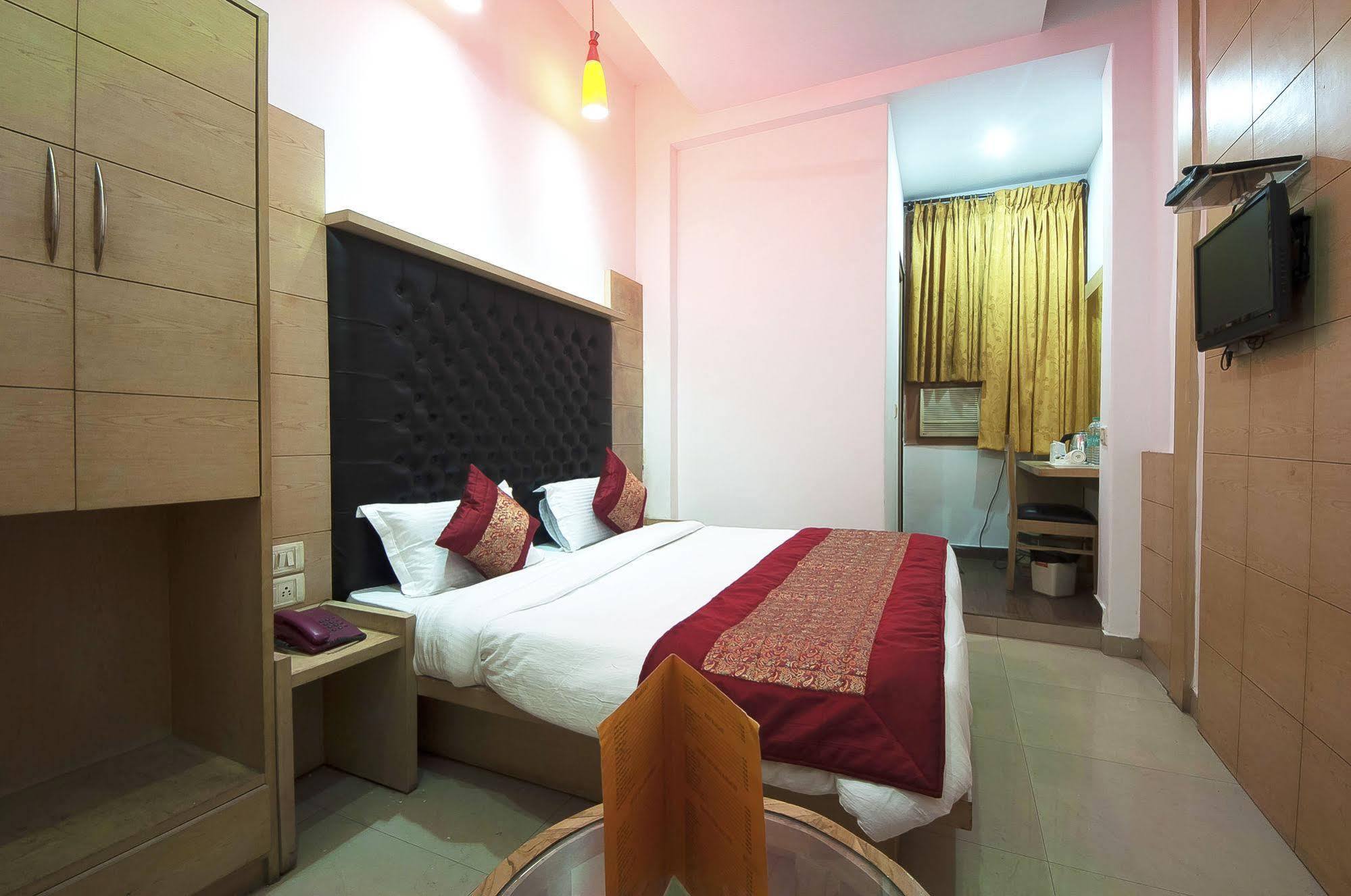 ניו דלהי Oyo 3472 Hotel Rama Inn מראה חיצוני תמונה