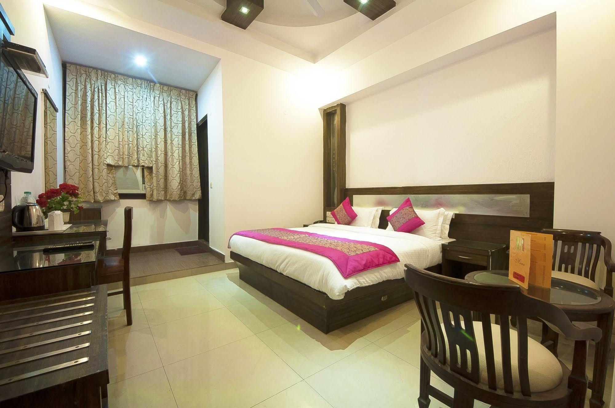 ניו דלהי Oyo 3472 Hotel Rama Inn מראה חיצוני תמונה