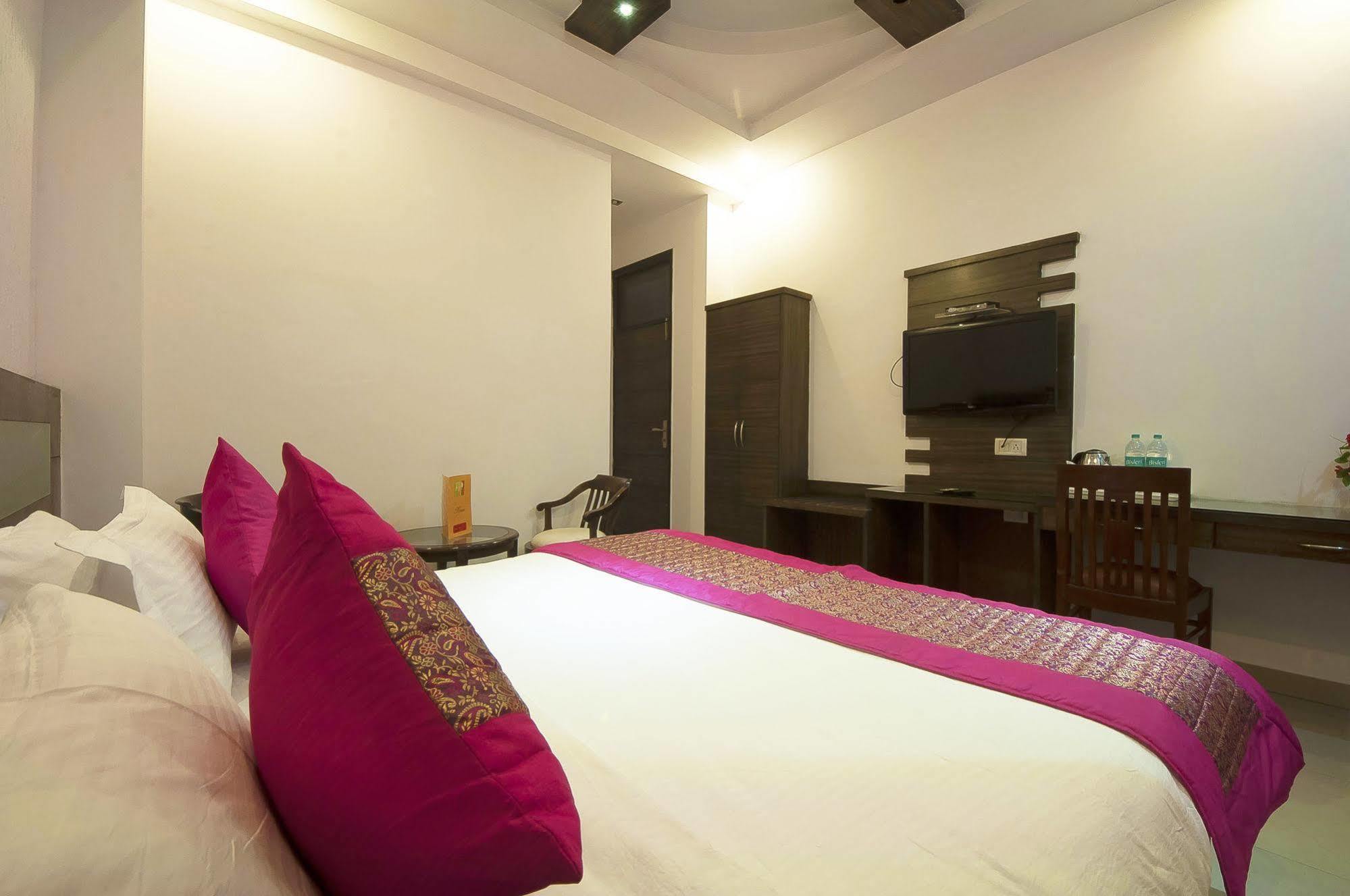 ניו דלהי Oyo 3472 Hotel Rama Inn מראה חיצוני תמונה